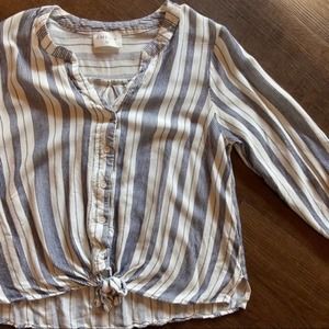 Emelia Medium Cropped Button Down W/ Tie